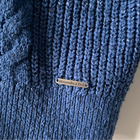 Abercrombie & Fitch Knitted Blue Sweater Mock Neck Size Medium - Picture 3 of 9